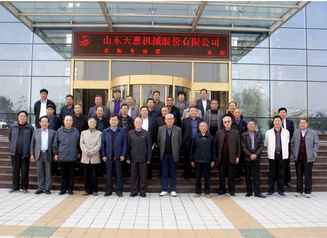 兗州區(qū)人大、政協(xié)領(lǐng)導(dǎo)蒞臨天意機(jī)械參觀考察