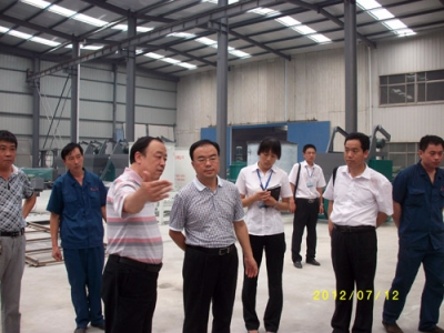 2012.7.12日李國忠教授到我公司參觀考察、指導(dǎo)工作