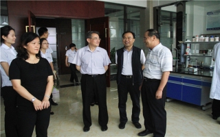 廢棄物資源化國家工程研究中心、昆明理工大學(xué)孫可偉教授,棄物資源化國家工程研究中心常務(wù)副主任、昆明理工大學(xué)教授李如燕博士蒞臨指導(dǎo)